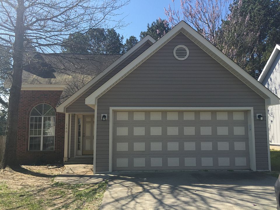 1st image of 146 Carriage Hill Dr