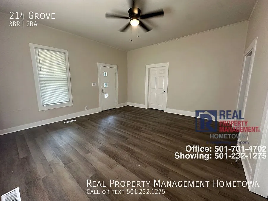 3 Bed 2 Bath On Grove St!! — Photo 3