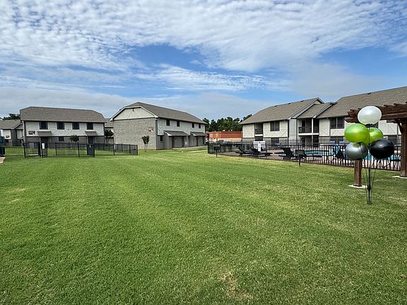 3rd image of 301 Hal Muldrow Dr APT 1102