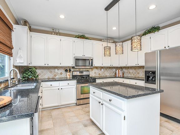 3rd image of 1372 Fruitwood Way