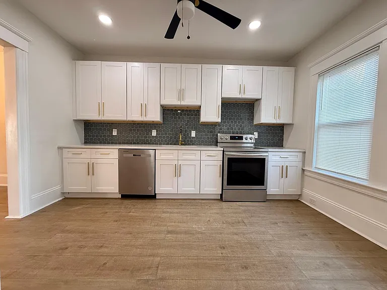 1320 W 80th St #A — Photo 18