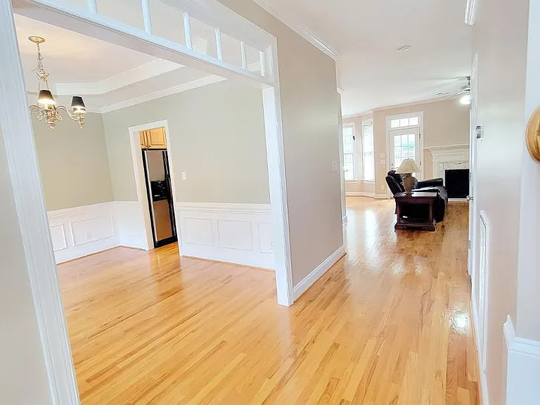 1217 Crozier Ct — Photo 9