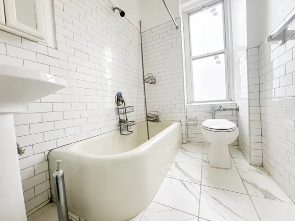 109-18 Lefferts Boulevard image 12 of 15