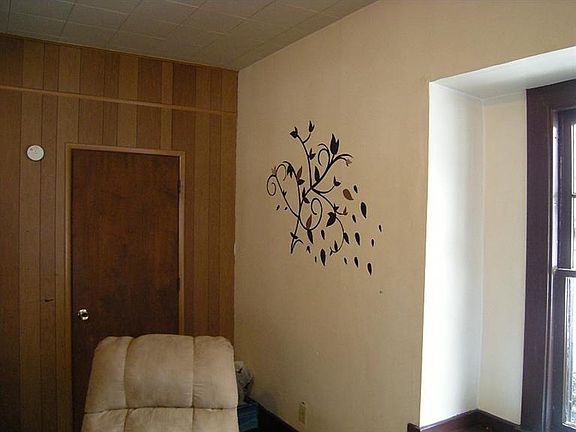5th image of 1041 Wilmington Ave