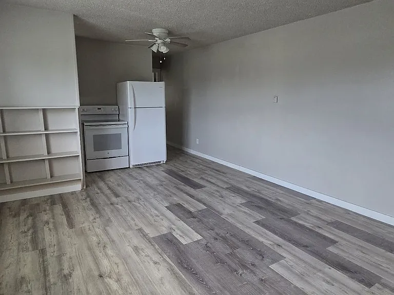 518 Baker St #2 — Photo 5