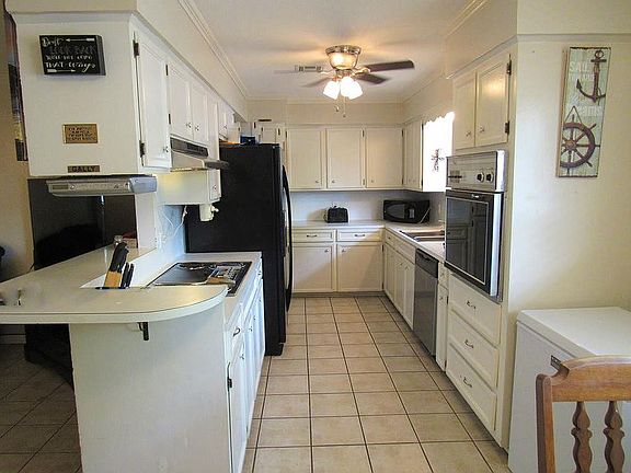 4th image of 148 Chiltipin Dr
