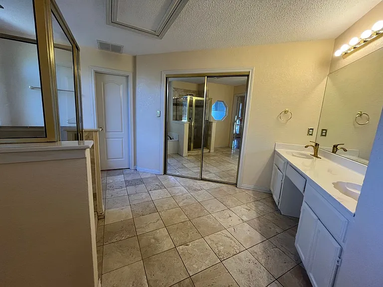 3051 Renaissance Ct — Photo 12