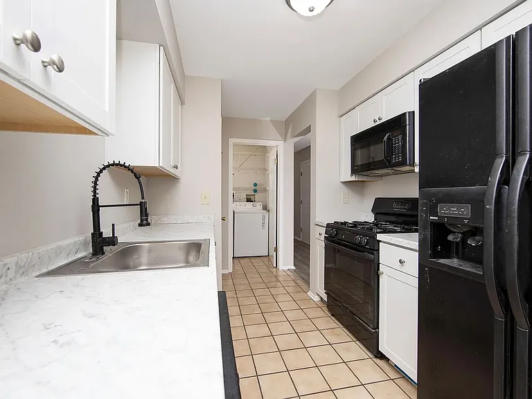58 Danielle Ct — Photo 8