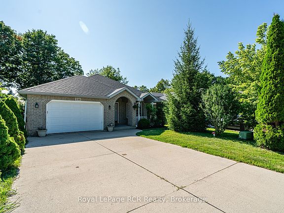 3rd image of 246 16th Ave