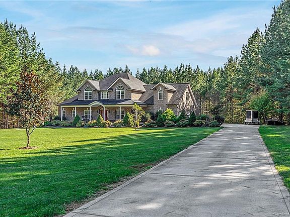 3rd image of 2920 Arbor Hills Dr