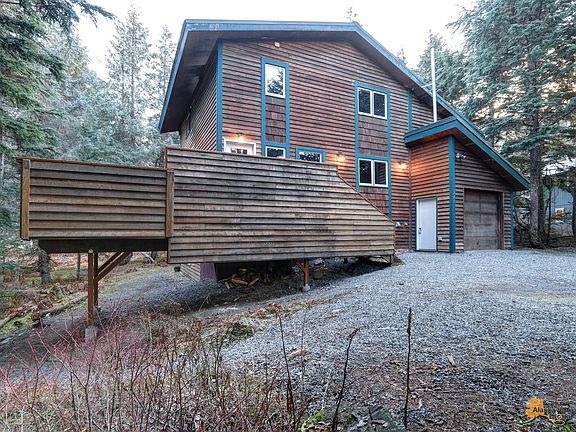 3rd image of 227 Vail Dr