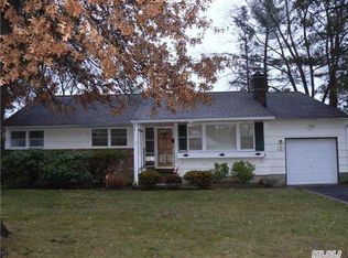 30 Stillman Rd, Glen Cove, NY 11542