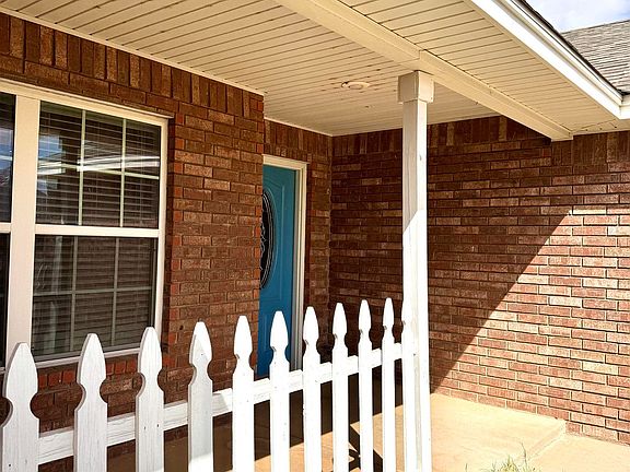 4th image of 2312 Flagstone Dr