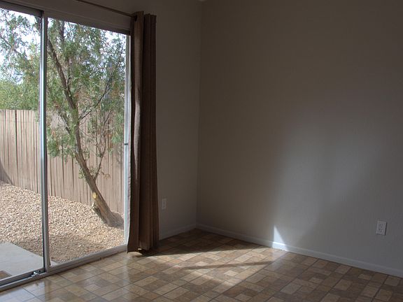 3rd image of 2105 N Calle De La Cienega