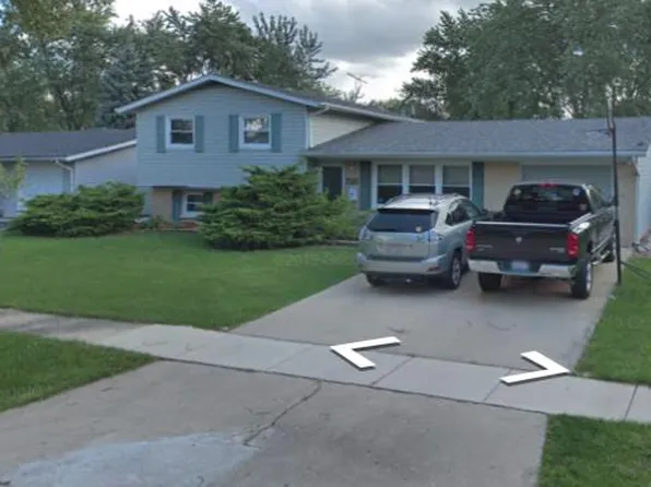 7515 Churchill Dr, Hanover Park, IL 60133