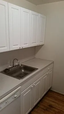 Rented by Superior Realty Service | media 15