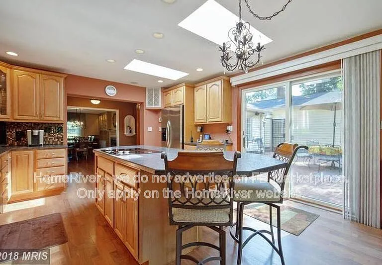 4417 Neptune Dr — Photo 10