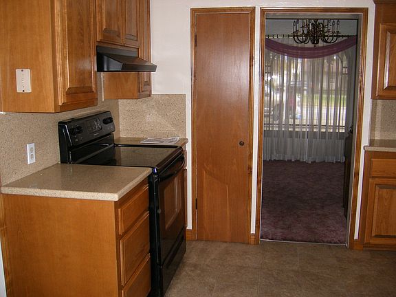5th image of 2734 N Mountain View Ave