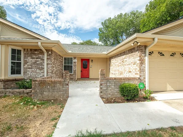 1808 Timberline Dr, Benbrook, TX 76126