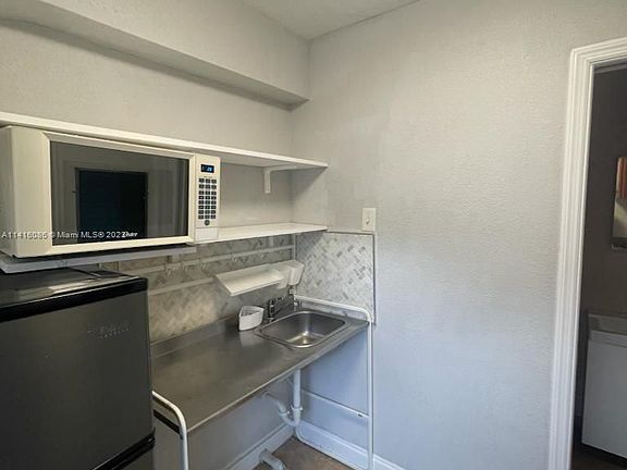 4th image of 2249 Garfield St #0