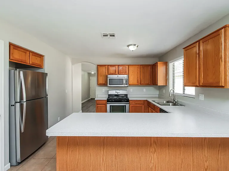 11026 E Delta Ave — Photo 6