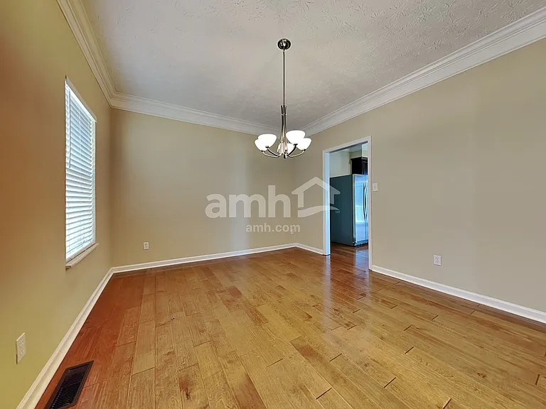 8317 Mecklenburg Ct — Photo 4