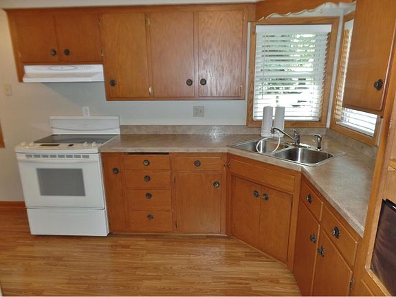 3rd image of 1035 32nd Ave N