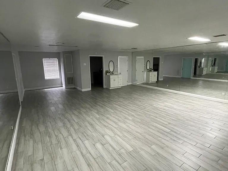 640 Ponderosa Dr E #B — Photo 2