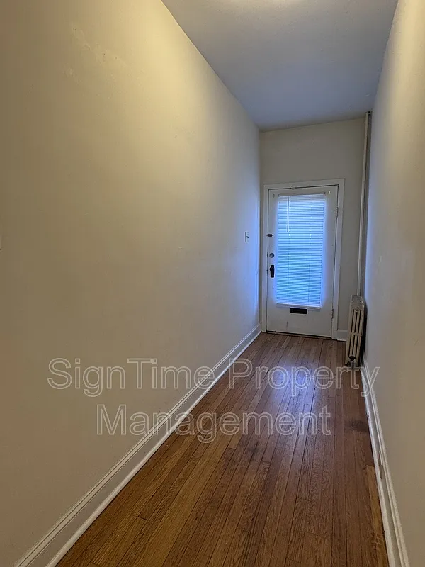 2 bed, 1.0 bath, 800 sqft, $1,025 — Photo 4