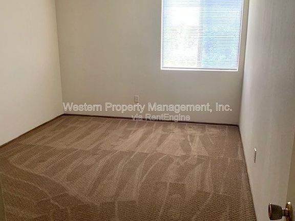 5th image of 180 Searidge Ct #1