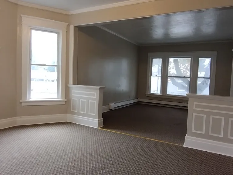 2128 Genesee St — Photo 17