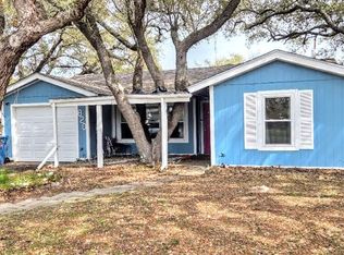 820 Ibis Dr, Rockport, TX 78382