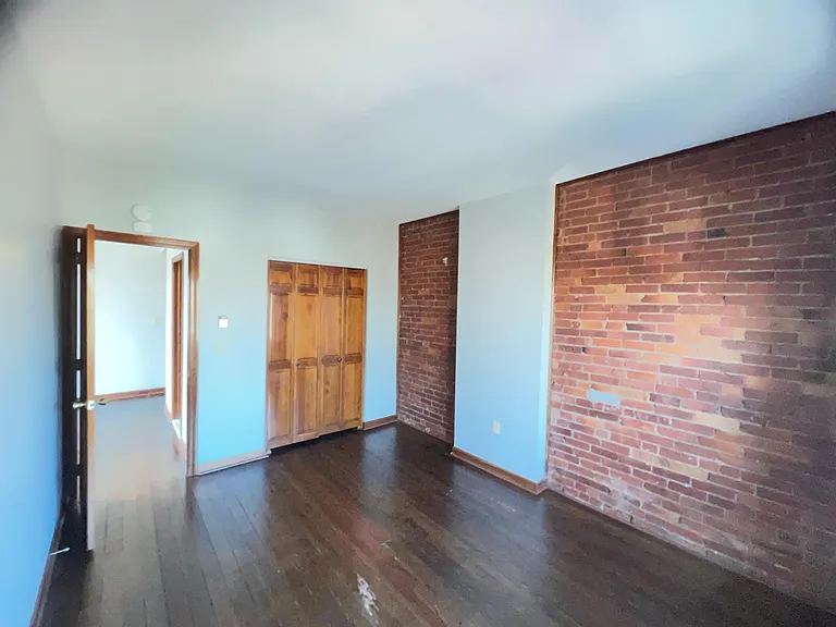 290 Maple Ave #2F — Photo 2