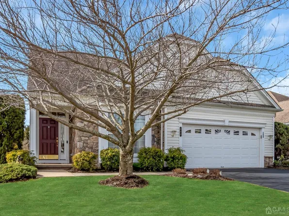 428 Breakers Ln, Somerset, NJ 08873