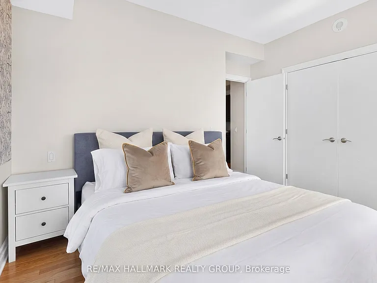 245 Kent St #909 — Photo 20