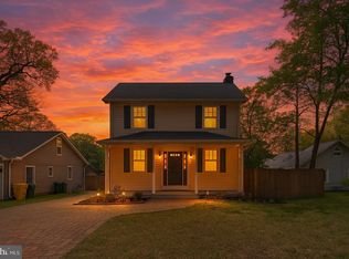 8364 Country Life Rd, Pasadena, MD 21122