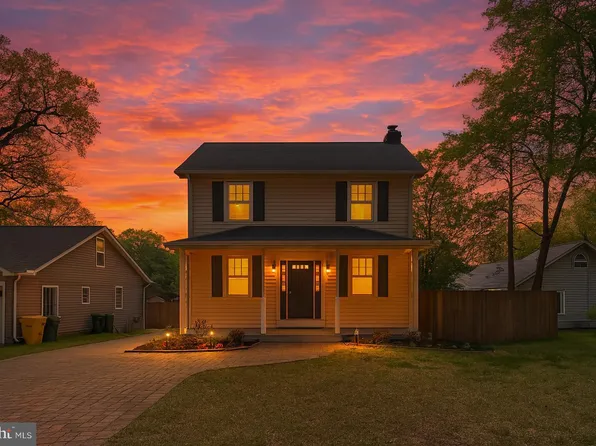 8364 Country Life Rd, Pasadena, MD 21122