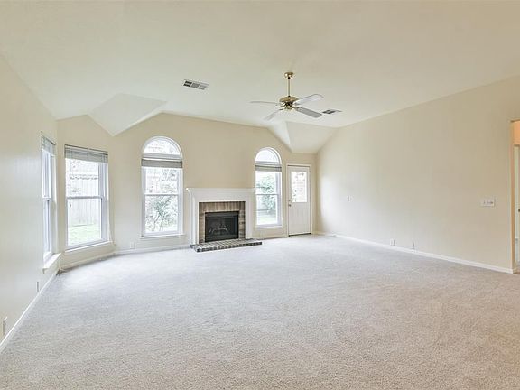 4th image of 6034 Kingwood Glen Dr