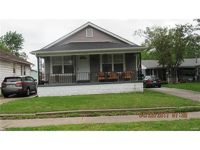 2961 Iowa St photo 1