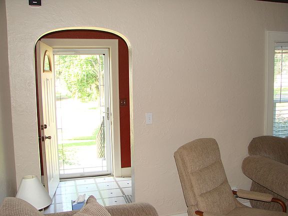 2nd image of 1619 W Gilbert Ave