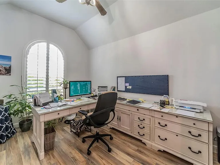 1510 Pecan Valley Ct — Photo 17