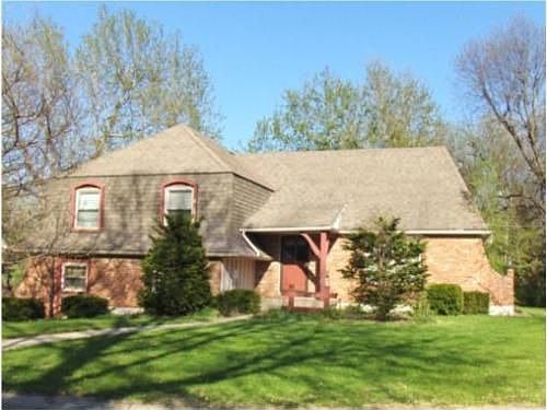 This property has a HUGE lawn!