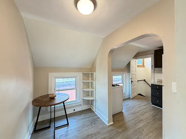 15 Andrews Ave #2 — Photo 4