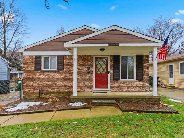 8842 Janis St, Shelby Township, MI 48317