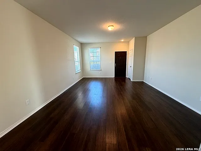 3 bed, 2.0 bath, 1412 sqft, $1,795 — Photo 3