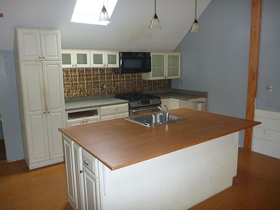 3rd image of 38 Whispering Pines Drive