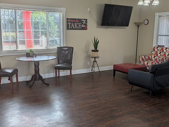 5th image of 1417 Capital Ave NE #23cbdeef5