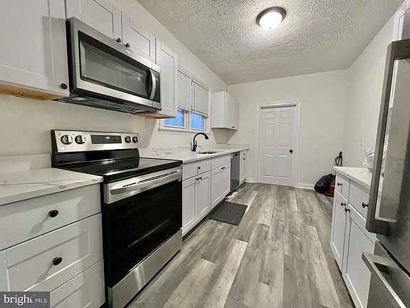3rd image of 804 New York Ave