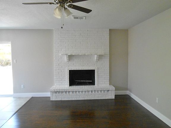 4th image of 420 SW 71st St