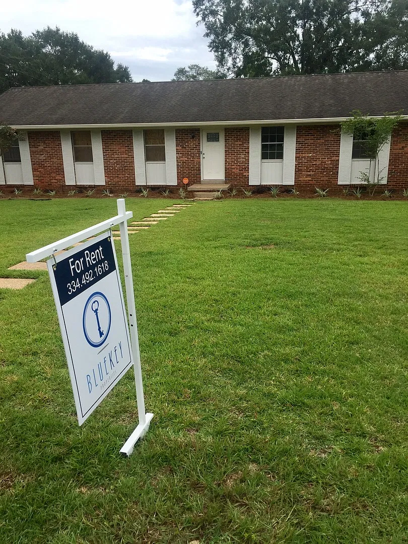 Beautiful home in quiet neighborhood — Photo 1